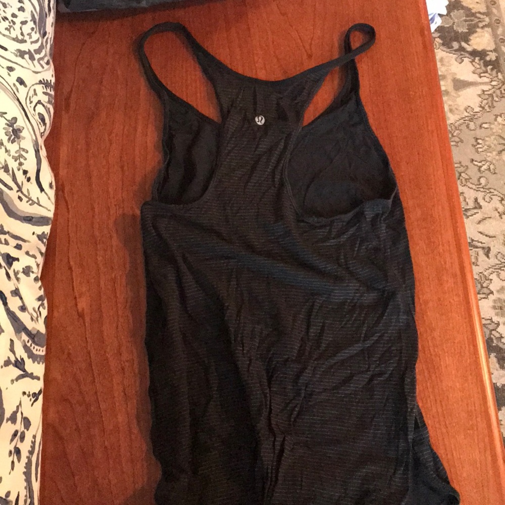 Black lululemon tank